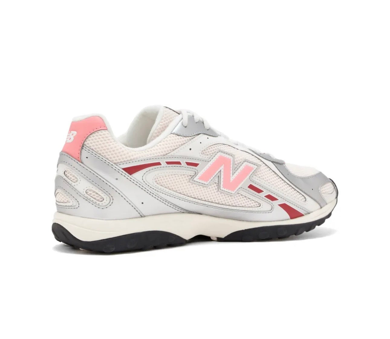 New Balance 204L silver pink - high-performance athletic footwear in Pink with advanced cushioning